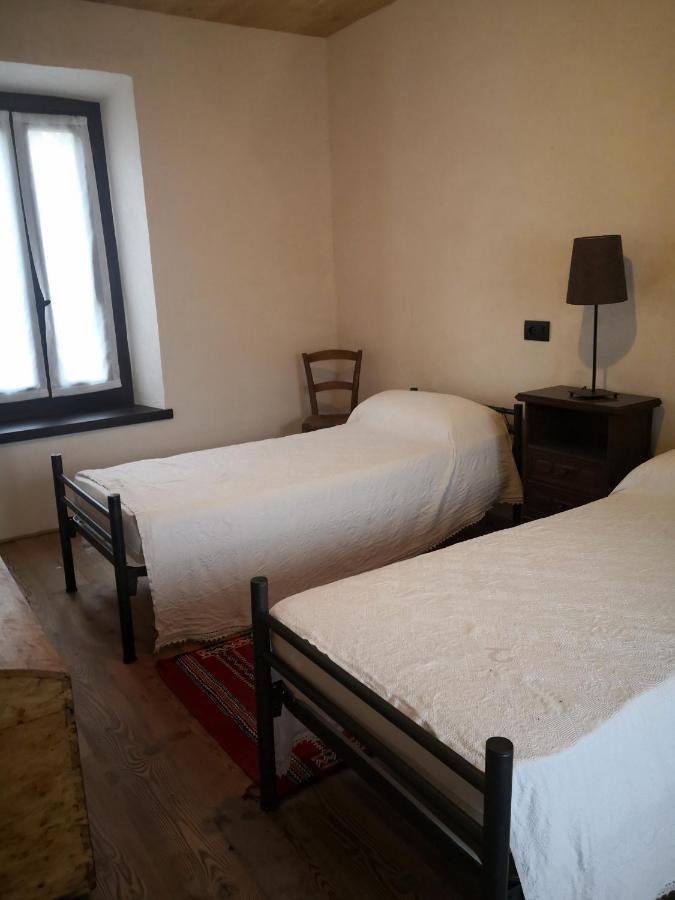 Da Tinti Apartment Madonna Del Sasso Bagian luar foto