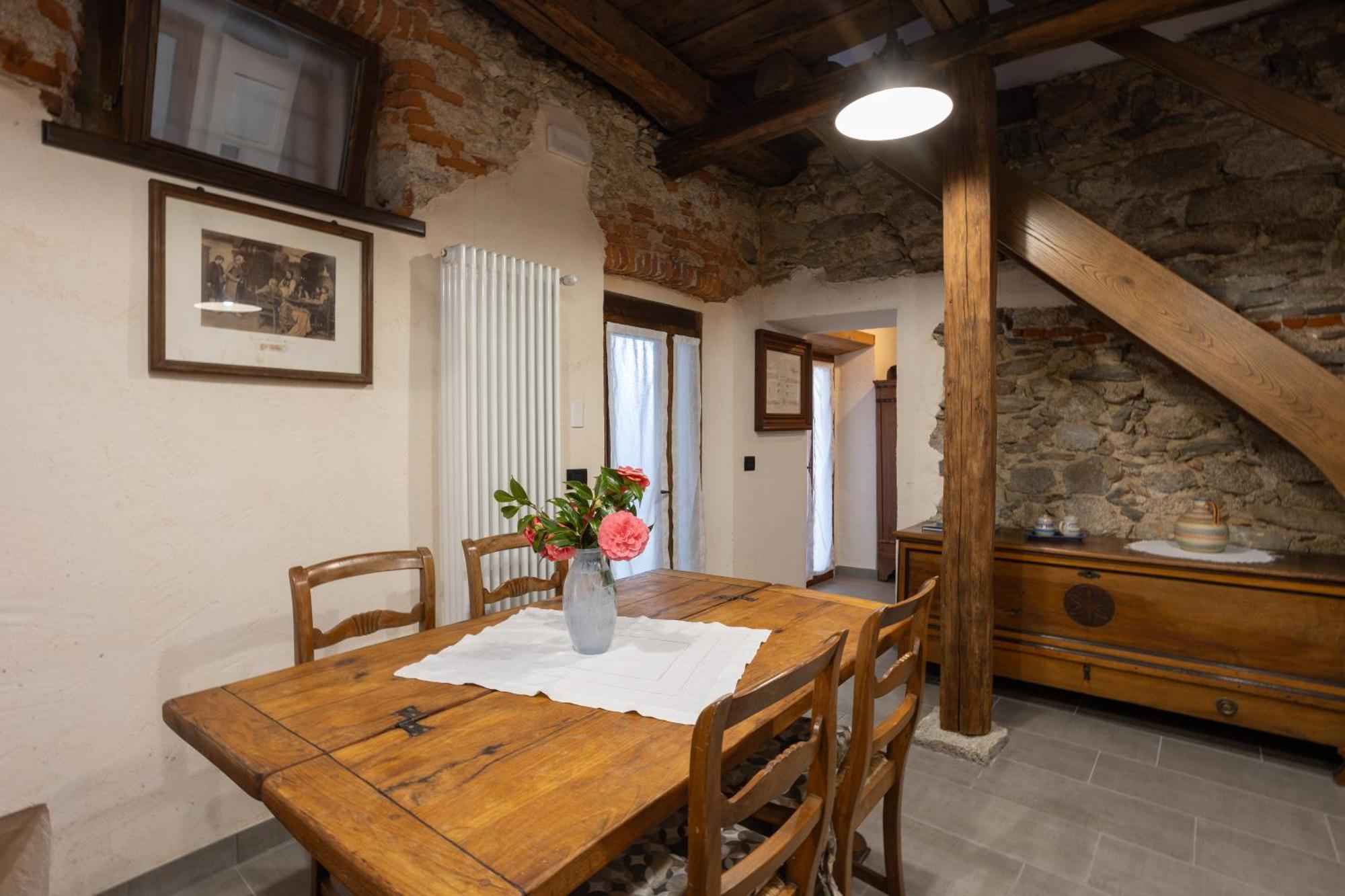 Da Tinti Apartment Madonna Del Sasso Bagian luar foto