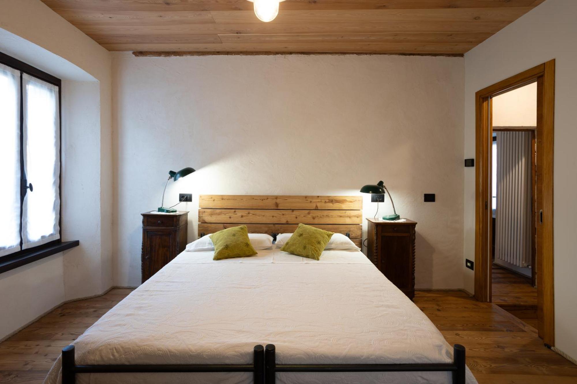 Da Tinti Apartment Madonna Del Sasso Bagian luar foto