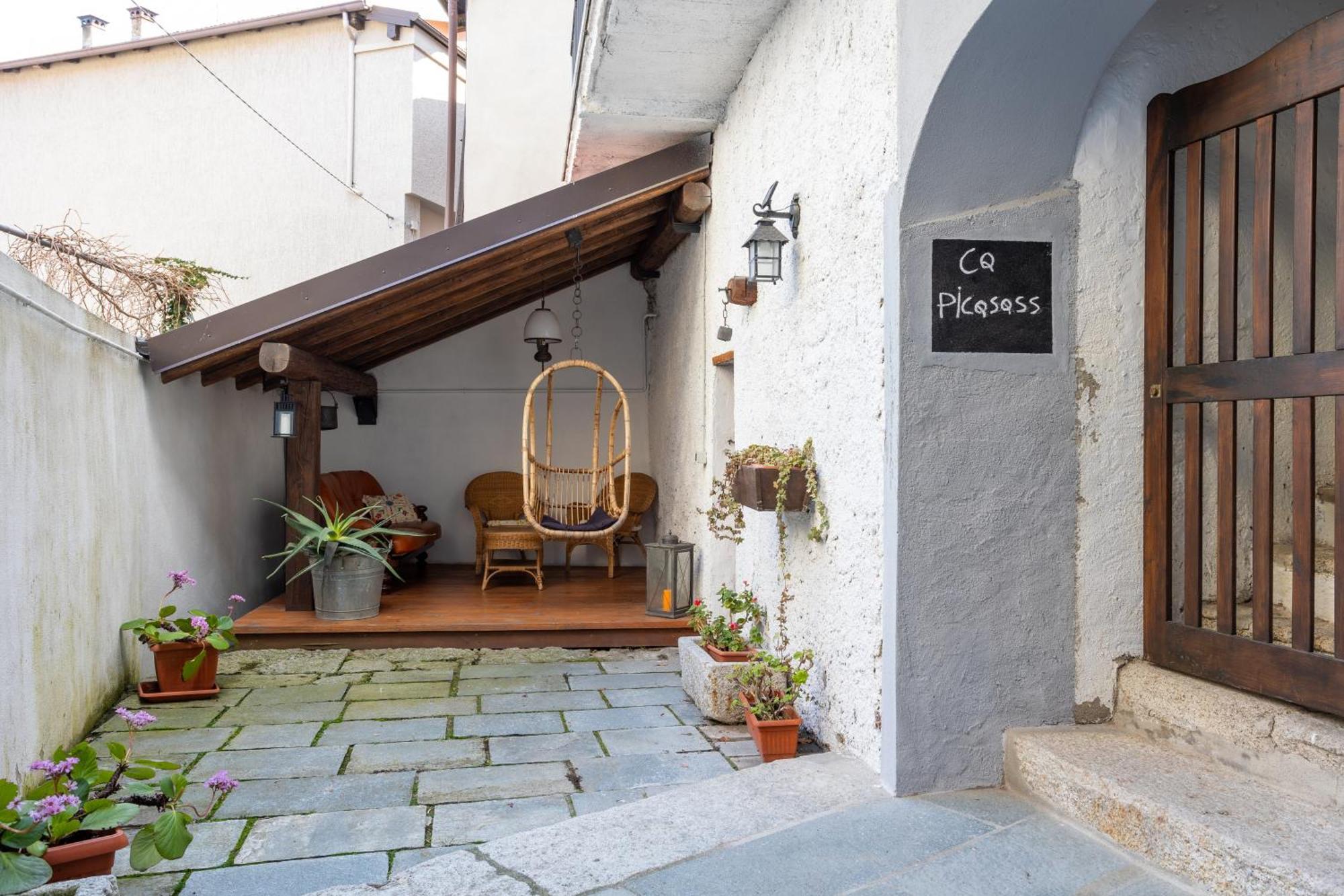 Da Tinti Apartment Madonna Del Sasso Bagian luar foto
