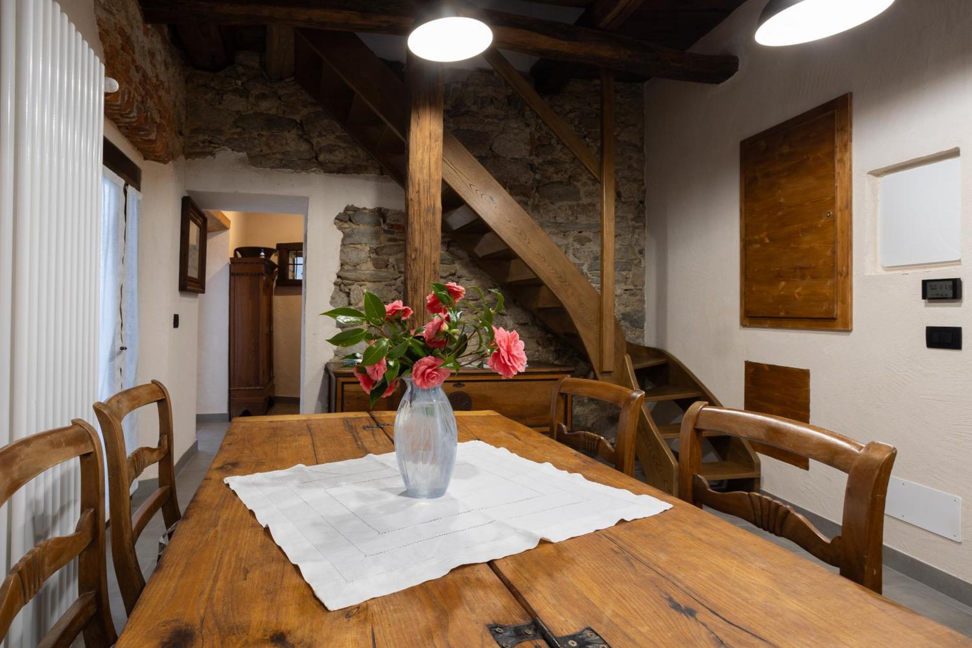 Da Tinti Apartment Madonna Del Sasso Bagian luar foto